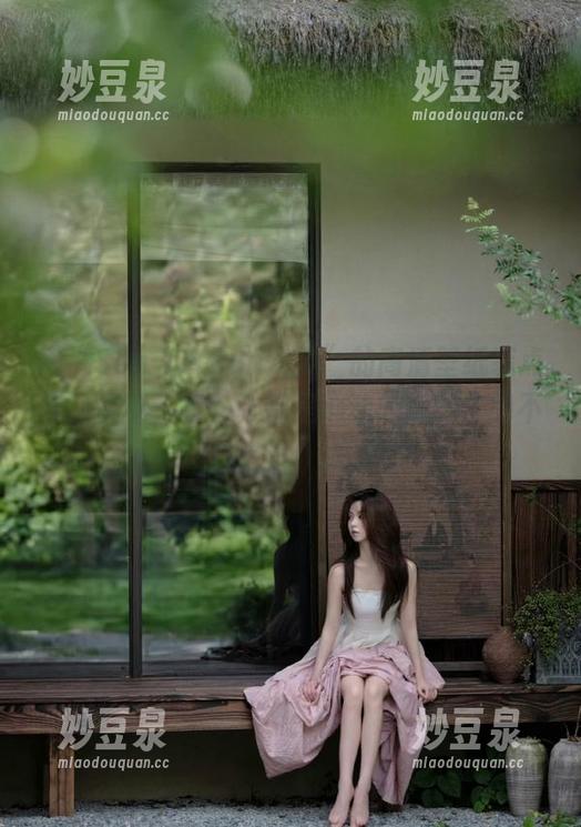 用“Son Ye Eun女神”的高清壁纸装点你的屏幕，每一张都是心动的瞬间，绝不容错过！.txt